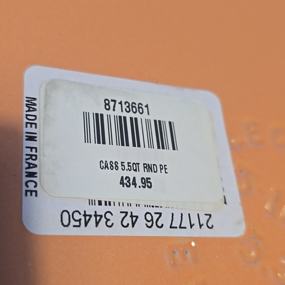 Le Creuset Signature Round Dutch Oven, 5.5 Qt., Color Pêche, Retail $434.95 USD - Picture 15 of 16